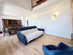 TV - Duplex plein charme – Face mer & déco moderne (Quiberon)