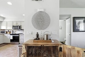 Mikrowelle, Ofen, Herdplatte, Geschirrspüler