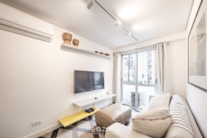 Appartement | Coin séjour | TV connectée de 32 pouces avec chaînes numériques