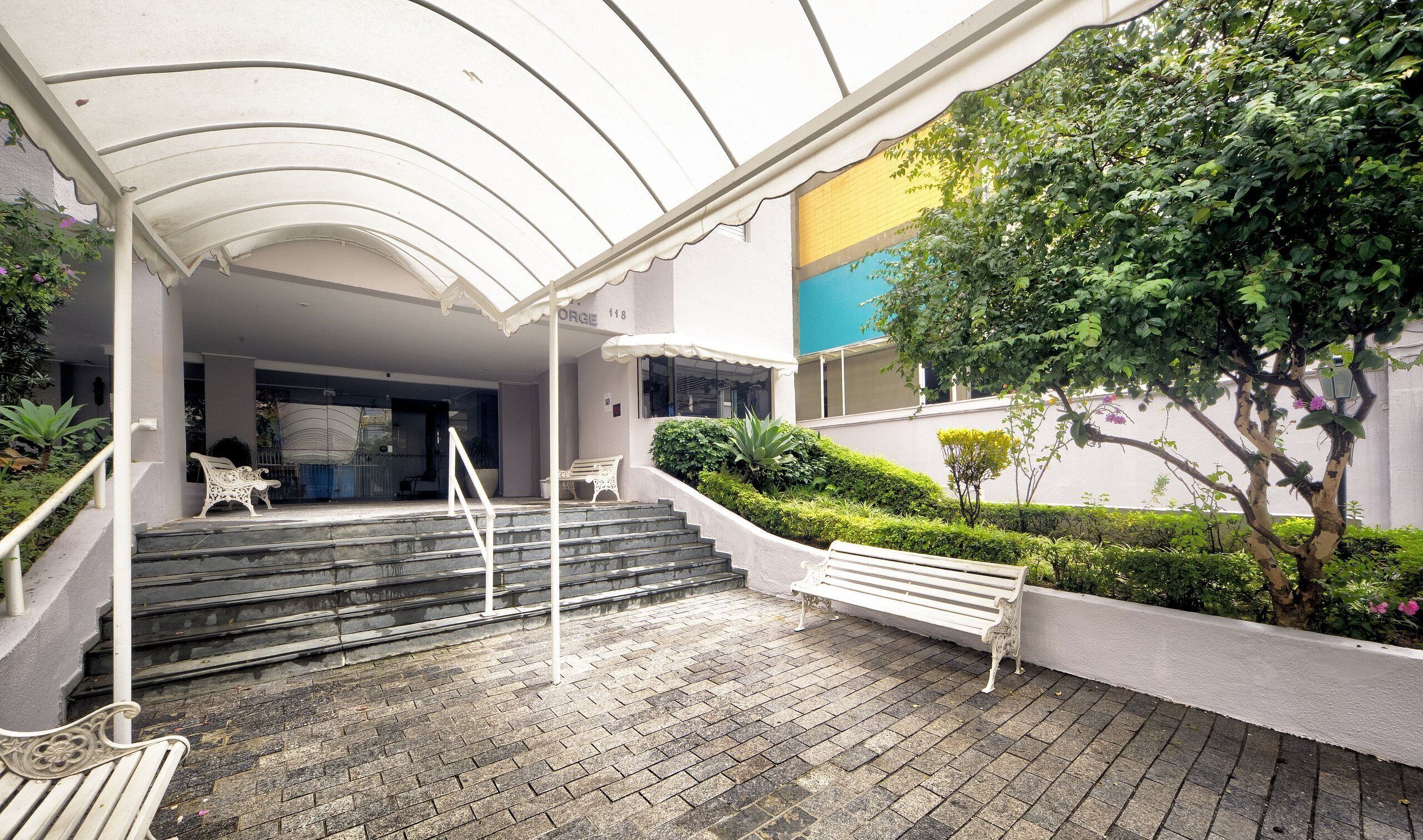 Basic Apartment | Terrace/patio