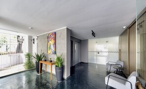 Basic Apartment | Interior