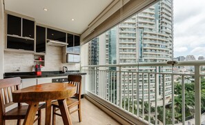 Basic Studio | Dining