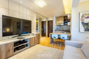 Basic Apartment | Living area