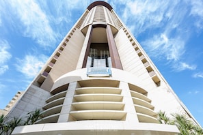 Basic Apartment | Exterior