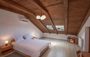4 chambres, fer et planche à repasser, lit parapluie, Wi-Fi gratuit