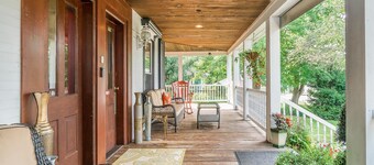 The Shore Line Room at Newaygo Bed & Breakfast