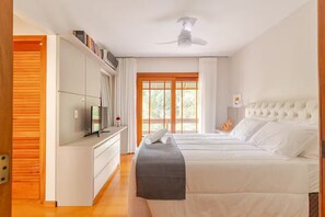 4 chambres, fer et planche à repasser, Wi-Fi, draps fournis