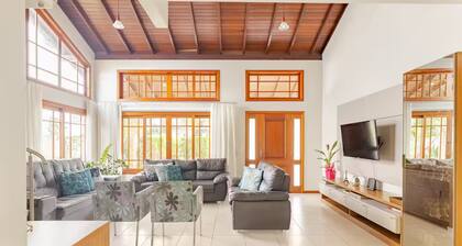 Beautiful house in FlorianĂłpolis near Campeche beach