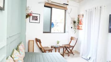 1 bedroom, iron/ironing board, internet, bed sheets