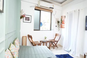 1 bedroom, iron/ironing board, internet, bed sheets