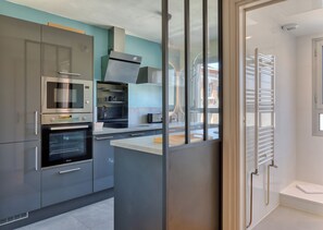 Fridge, microwave, oven, dishwasher