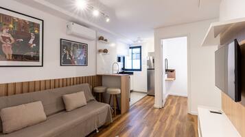 Apartamento básico | Área de estar | Smart TV