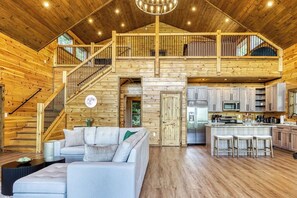 Smart-TV, Kamin, Tischtennisplatte, Bücher