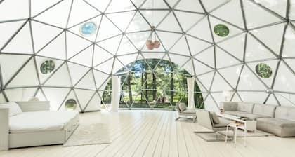 Outlier Inn Large Dome on Farm Upstate Catskills