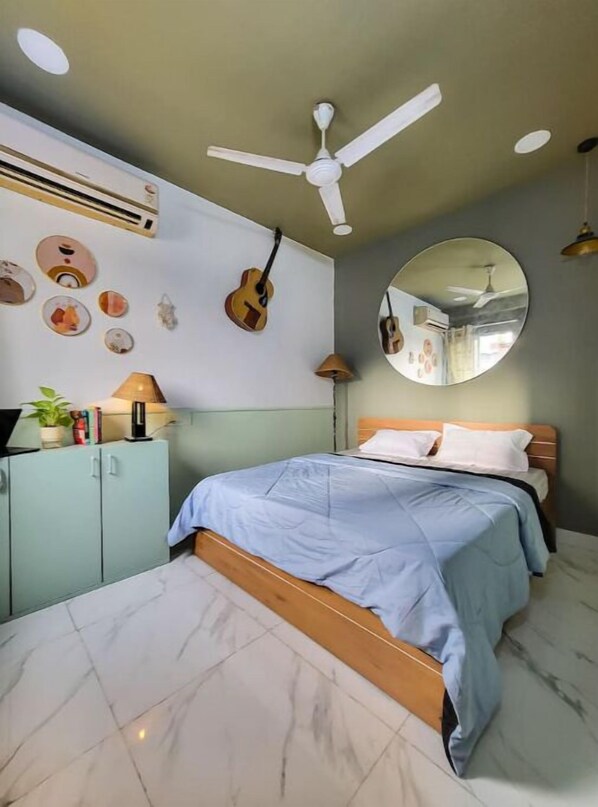 1 bedroom, iron/ironing board, WiFi, bed sheets