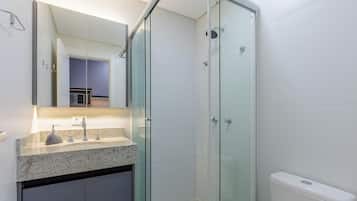 Basic Apartment | Bathroom | Shower