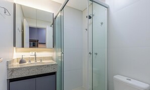 Basic Apartment | Bathroom | Shower - Beautiful and Functional Apartments in Curitiba - WSH (Curitiba)