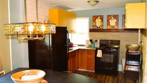 Interior - 7-bedroom Retreat Sleeps 13 (Grand Forks)