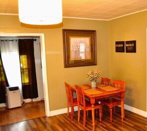 House, Multiple Bedrooms, Accessible | Dining room
