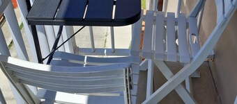 One bedroom apartment with a/c and back up generator