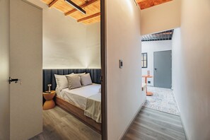 2 bedrooms, in-room safe, iron/ironing board, free WiFi