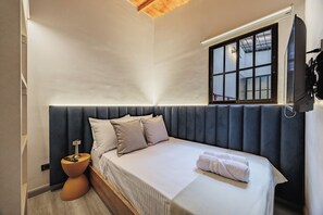 2 bedrooms, in-room safe, iron/ironing board, free WiFi