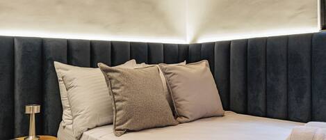 2 bedrooms, in-room safe, iron/ironing board, free WiFi