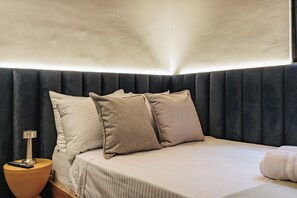 2 bedrooms, in-room safe, iron/ironing board, free WiFi