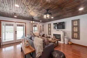 Smart TV, fireplace, stereo, computer monitors