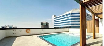 Chic 1-Bedroom Apartment in Dubai Silicon Oasis