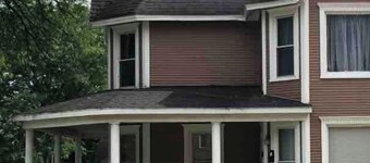 Lovely 1BR apartment in charming downtown Albion