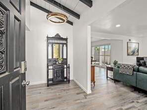 Interior - Hot Tub, Game Room - 3 Bed: 2 Bath near Fig Garden Loop! (Fresno)