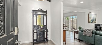 Hot Tub, Game Room - 3 Bed: 2 Bath near Fig Garden Loop!