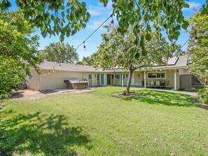 Exterior - Hot Tub, Game Room - 3 Bed: 2 Bath near Fig Garden Loop! (Fresno)
