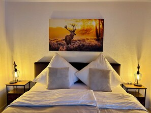 2 bedrooms, travel crib, free WiFi, bed sheets