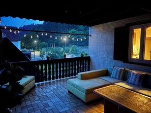 Terrace/patio - Black Forest apartment Tannenglück with large terrace, parking and WLAN (Alpirsbach)