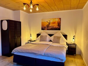 2 Schlafzimmer, Reisekinderbett, kostenloses WLAN, Bettwäsche