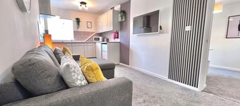 Yastayzzz @Bransford Rd - 2 Bedroom modern apartment with Parking