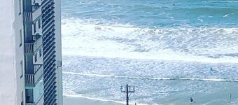 Apartment in Guarujá 5 minutes from the beach - Pitangueiras Beach.