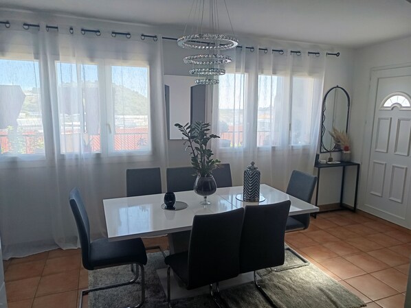 Dining - ☀️ Vacances à Ajaccio - Bright apartment with private parking (Ajaccio)