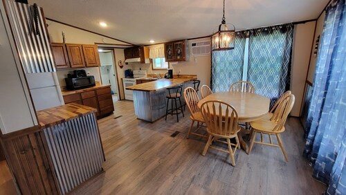 Remodeled Cottage 3 at the King Creek Lodge and Marina