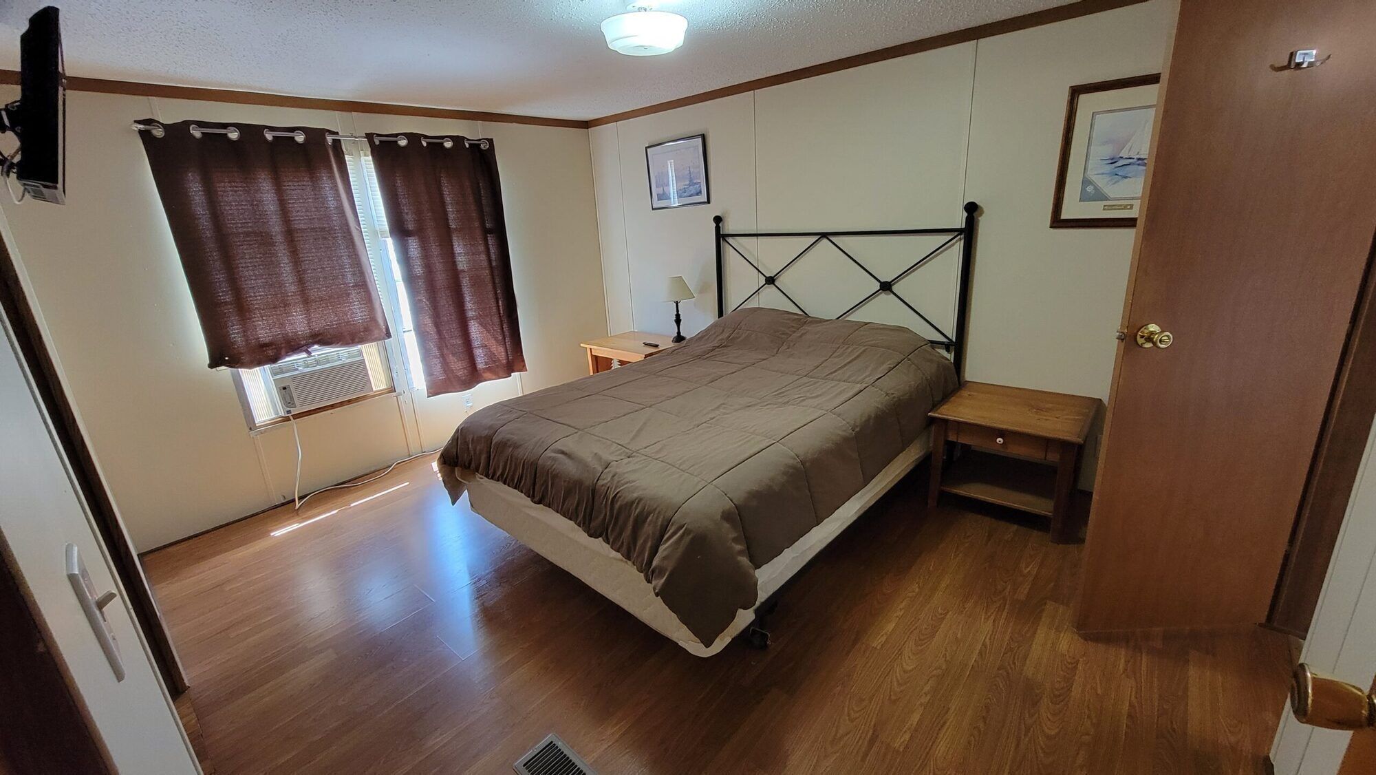 3 多间卧室、熨斗/熨衣板、上网接入