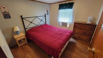 3 bedrooms, iron/ironing board, internet