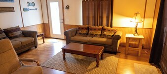 Remodeled Cottage 4 at the King Creek Lodge and Marina