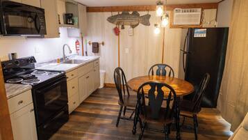 Four, plaque de cuisson, cafetiĂšre/bouilloire