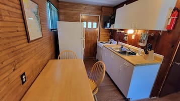 Oven, stovetop, coffee/tea maker, cookware/dishes/utensils