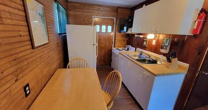 New Cottage 6 at the King Creek Lodge and Marina