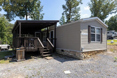 New Cottage 8 at the King Creek Lodge and Marina