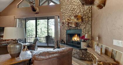 Sleeps 20+ • 7-Bed Forest Lodge 4.5-Acre Private Estate With Mountain Views!