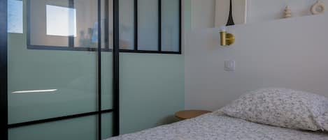 Wifi gratis y ropa de cama